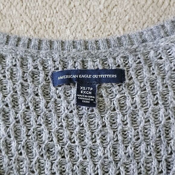 American Eagle Gray V Neck Long Sleeve Sweater Size XS - Picture 4 of 14